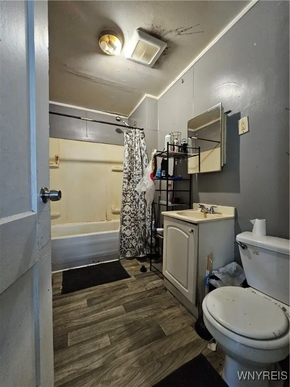 163 Royal Avenue, Buffalo, New York 14207, Buffalo, New York 14207, 4 Bedrooms Bedrooms, ,2 BathroomsBathrooms,Residential,Closed,163 Royal Avenue, Buffalo, New York 14207,0,B1582270