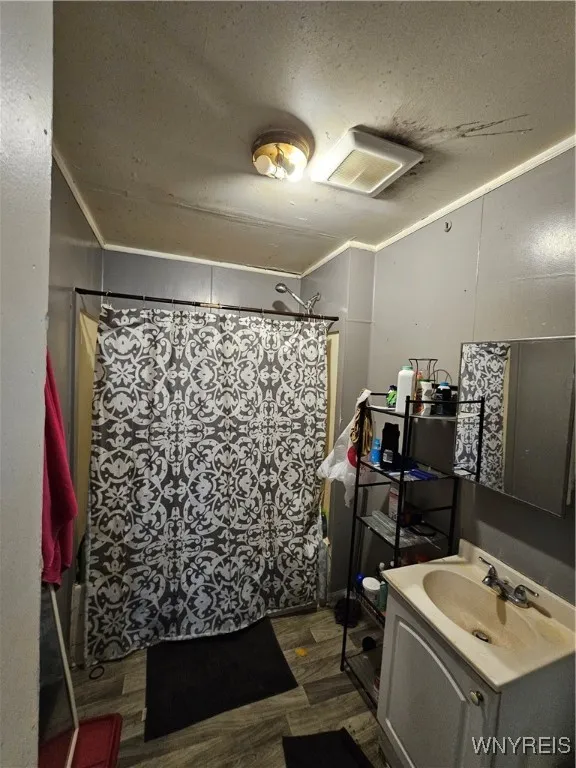 163 Royal Avenue, Buffalo, New York 14207, Buffalo, New York 14207, 4 Bedrooms Bedrooms, ,2 BathroomsBathrooms,Residential,Closed,163 Royal Avenue, Buffalo, New York 14207,0,B1582270