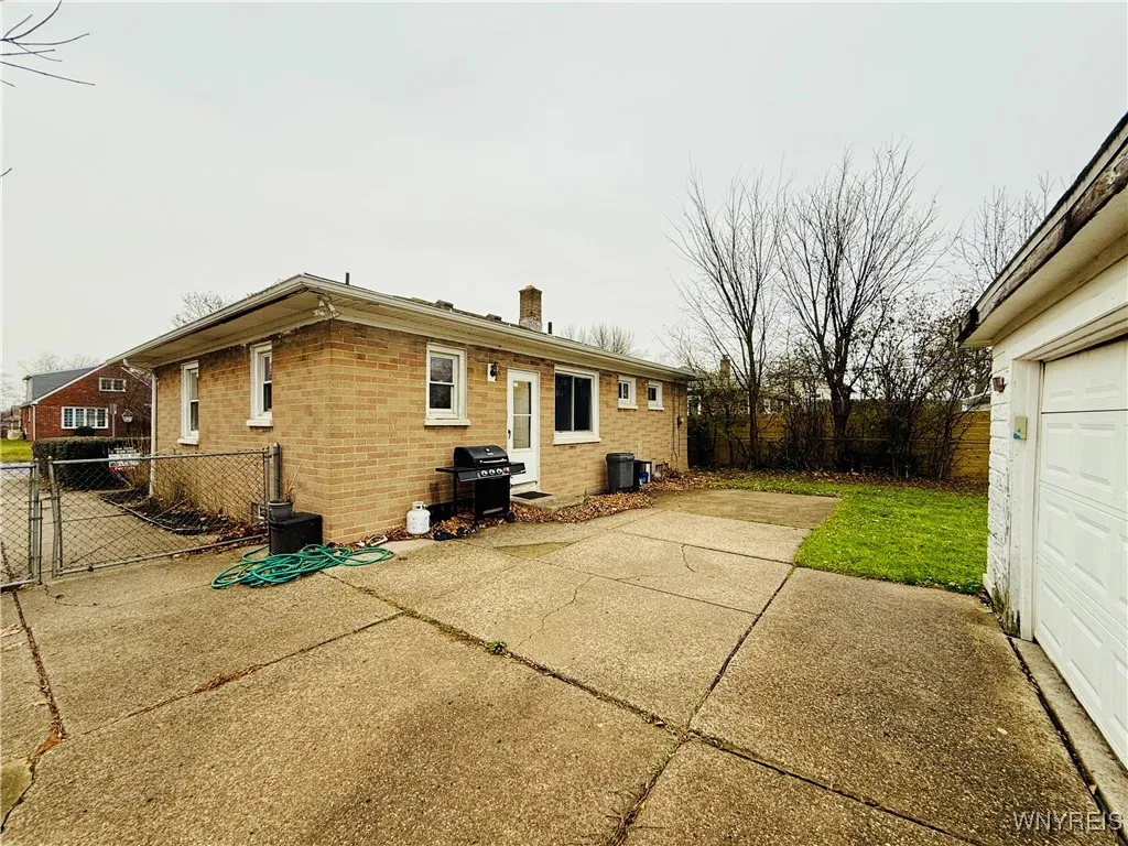 39 Emerson Drive, Amherst, New York 14226, Amherst, New York 14226, 3 Bedrooms Bedrooms, 6 Rooms Rooms,1 BathroomBathrooms,Residential,Closed,39 Emerson Drive, Amherst, New York 14226,0,B1580702