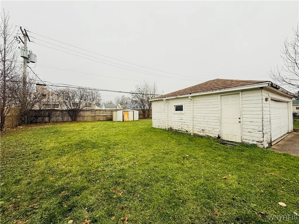 39 Emerson Drive, Amherst, New York 14226, Amherst, New York 14226, 3 Bedrooms Bedrooms, 6 Rooms Rooms,1 BathroomBathrooms,Residential,Closed,39 Emerson Drive, Amherst, New York 14226,0,B1580702