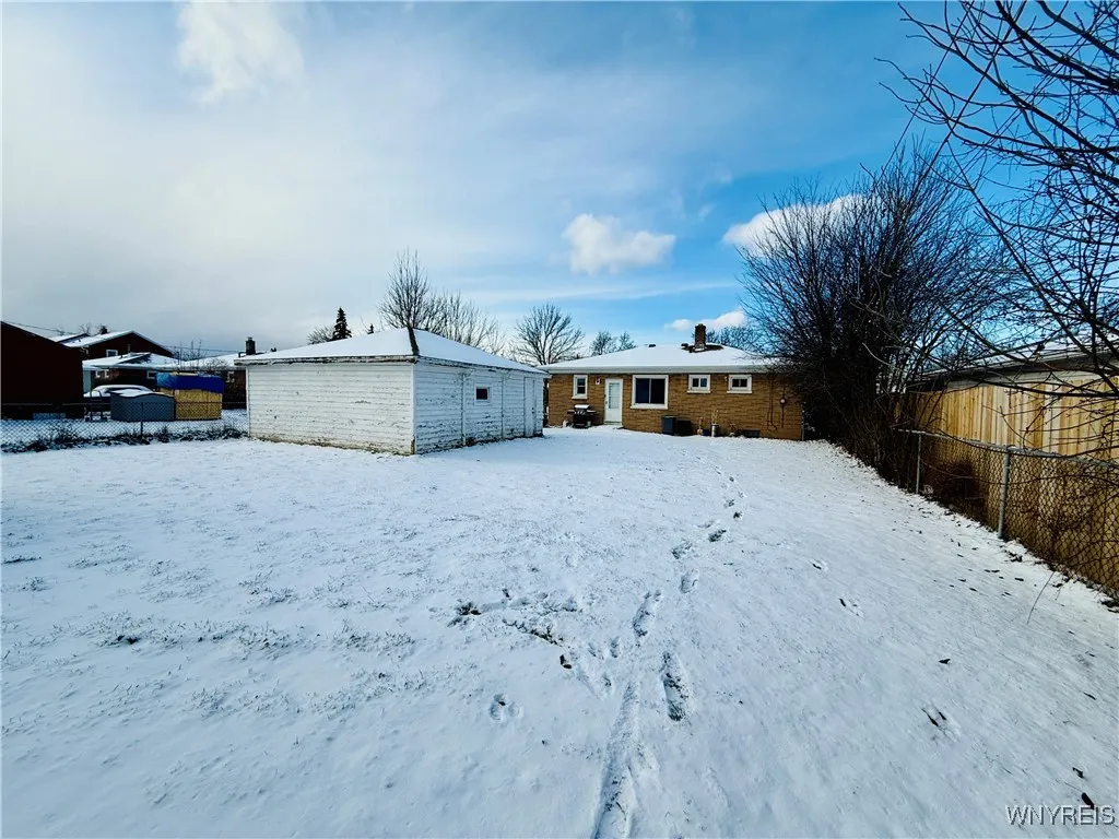 39 Emerson Drive, Amherst, New York 14226, Amherst, New York 14226, 3 Bedrooms Bedrooms, 6 Rooms Rooms,1 BathroomBathrooms,Residential,Closed,39 Emerson Drive, Amherst, New York 14226,0,B1580702