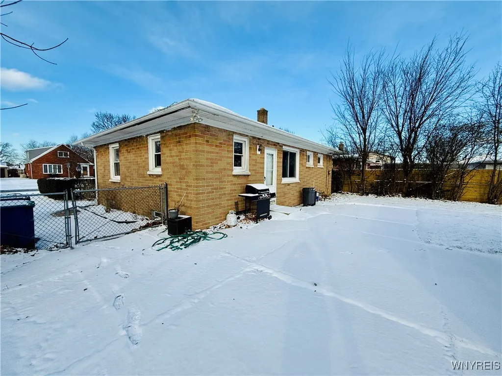 39 Emerson Drive, Amherst, New York 14226, Amherst, New York 14226, 3 Bedrooms Bedrooms, 6 Rooms Rooms,1 BathroomBathrooms,Residential,Closed,39 Emerson Drive, Amherst, New York 14226,0,B1580702