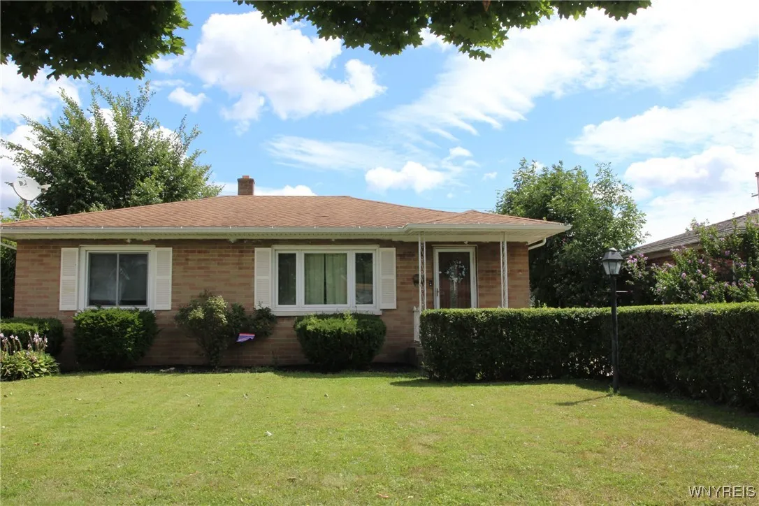 39 Emerson Drive, Amherst, New York 14226, Amherst, New York 14226, 3 Bedrooms Bedrooms, 6 Rooms Rooms,1 BathroomBathrooms,Residential,Closed,39 Emerson Drive, Amherst, New York 14226,0,B1580702