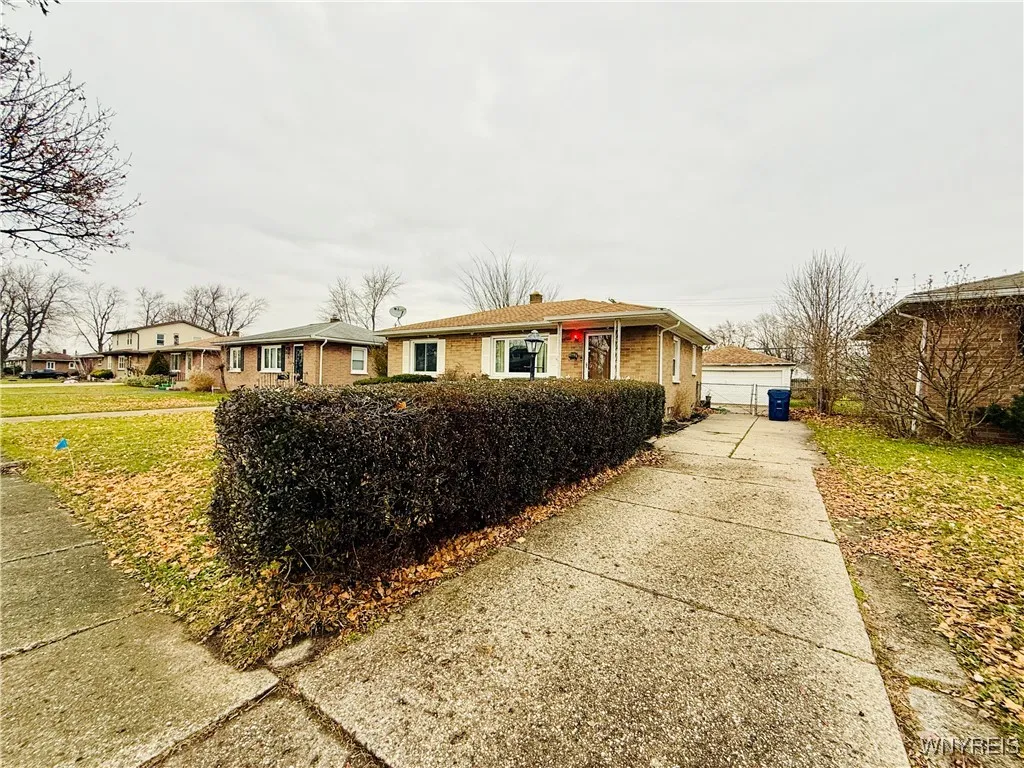 39 Emerson Drive, Amherst, New York 14226, Amherst, New York 14226, 3 Bedrooms Bedrooms, 6 Rooms Rooms,1 BathroomBathrooms,Residential,Closed,39 Emerson Drive, Amherst, New York 14226,0,B1580702