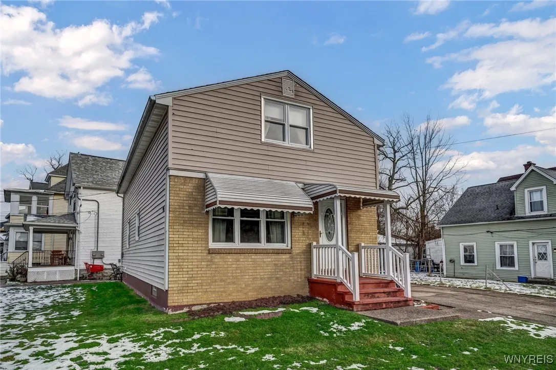 91 Roesch Avenue, Buffalo, New York 14207, Buffalo, New York 14207, 4 Bedrooms Bedrooms, 6 Rooms Rooms,1 BathroomBathrooms,Residential,Closed,91 Roesch Avenue, Buffalo, New York 14207,0,B1582329