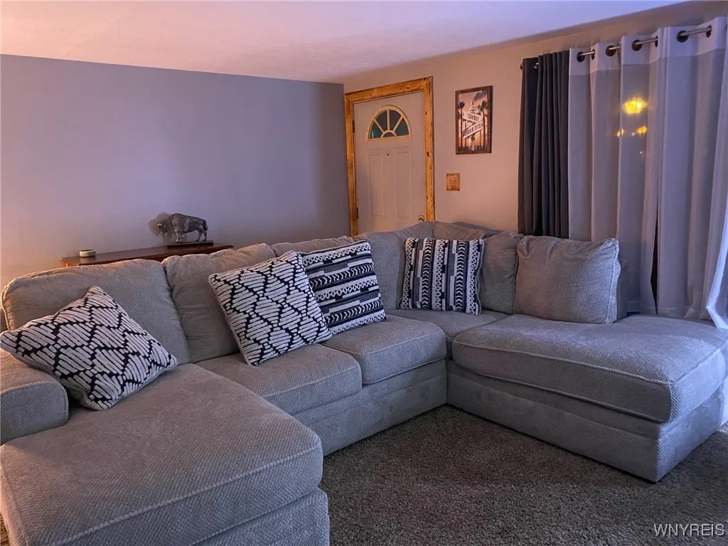 277 Glencove Road, Tonawanda-town, New York 14223, Tonawanda, New York 14223, 3 Bedrooms Bedrooms, 7 Rooms Rooms,1 BathroomBathrooms,Residential,Closed,277 Glencove Road, Tonawanda-town, New York 14223,0,B1582345
