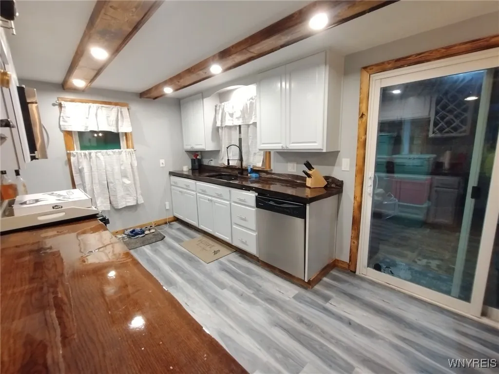 277 Glencove Road, Tonawanda-town, New York 14223, Tonawanda, New York 14223, 3 Bedrooms Bedrooms, 7 Rooms Rooms,1 BathroomBathrooms,Residential,Closed,277 Glencove Road, Tonawanda-town, New York 14223,0,B1582345