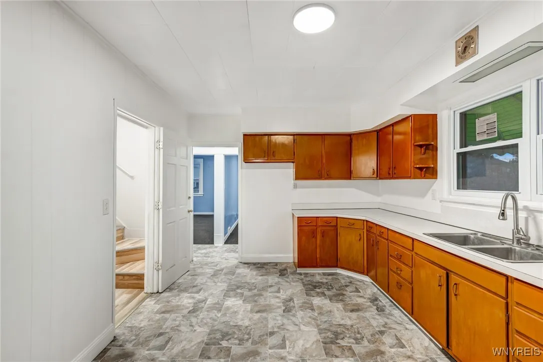 947 Walden Avenue, Buffalo, New York 14211, Buffalo, New York 14211, 5 Bedrooms Bedrooms, 10 Rooms Rooms,2 BathroomsBathrooms,Residential,Closed,947 Walden Avenue, Buffalo, New York 14211,0,B1582360