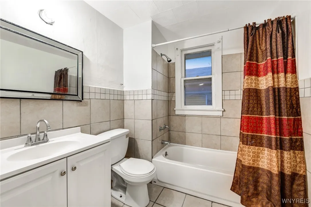 947 Walden Avenue, Buffalo, New York 14211, Buffalo, New York 14211, 5 Bedrooms Bedrooms, 10 Rooms Rooms,2 BathroomsBathrooms,Residential,Closed,947 Walden Avenue, Buffalo, New York 14211,0,B1582360
