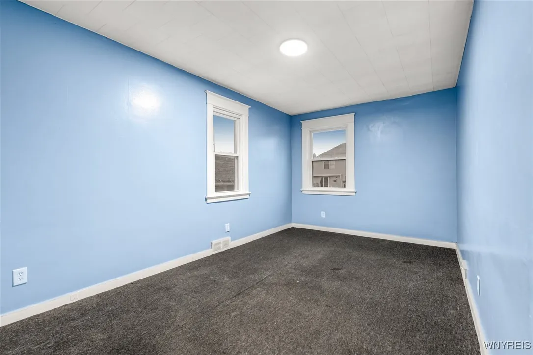 947 Walden Avenue, Buffalo, New York 14211, Buffalo, New York 14211, 5 Bedrooms Bedrooms, 10 Rooms Rooms,2 BathroomsBathrooms,Residential,Closed,947 Walden Avenue, Buffalo, New York 14211,0,B1582360