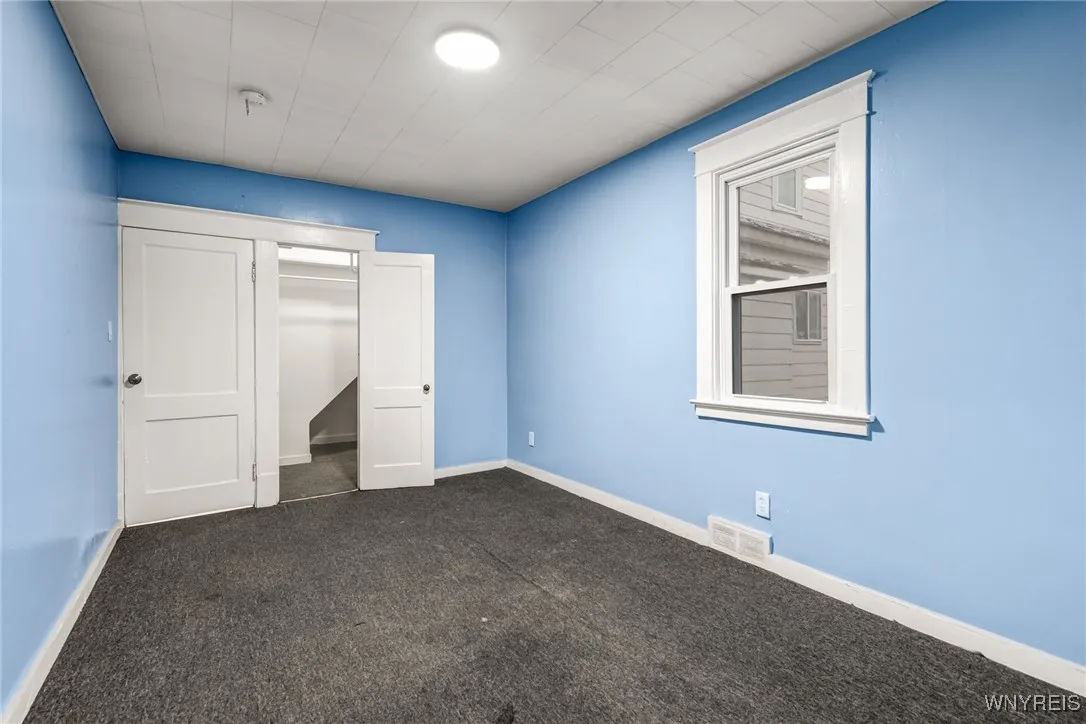 947 Walden Avenue, Buffalo, New York 14211, Buffalo, New York 14211, 5 Bedrooms Bedrooms, 10 Rooms Rooms,2 BathroomsBathrooms,Residential,Closed,947 Walden Avenue, Buffalo, New York 14211,0,B1582360