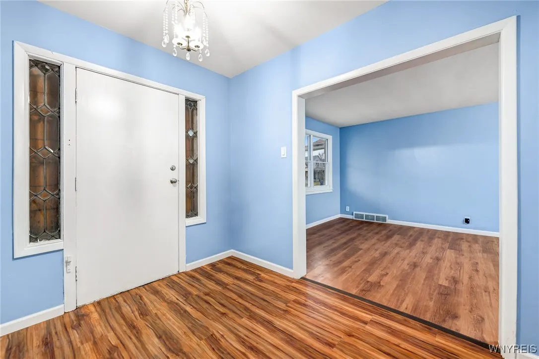 947 Walden Avenue, Buffalo, New York 14211, Buffalo, New York 14211, 5 Bedrooms Bedrooms, 10 Rooms Rooms,2 BathroomsBathrooms,Residential,Closed,947 Walden Avenue, Buffalo, New York 14211,0,B1582360