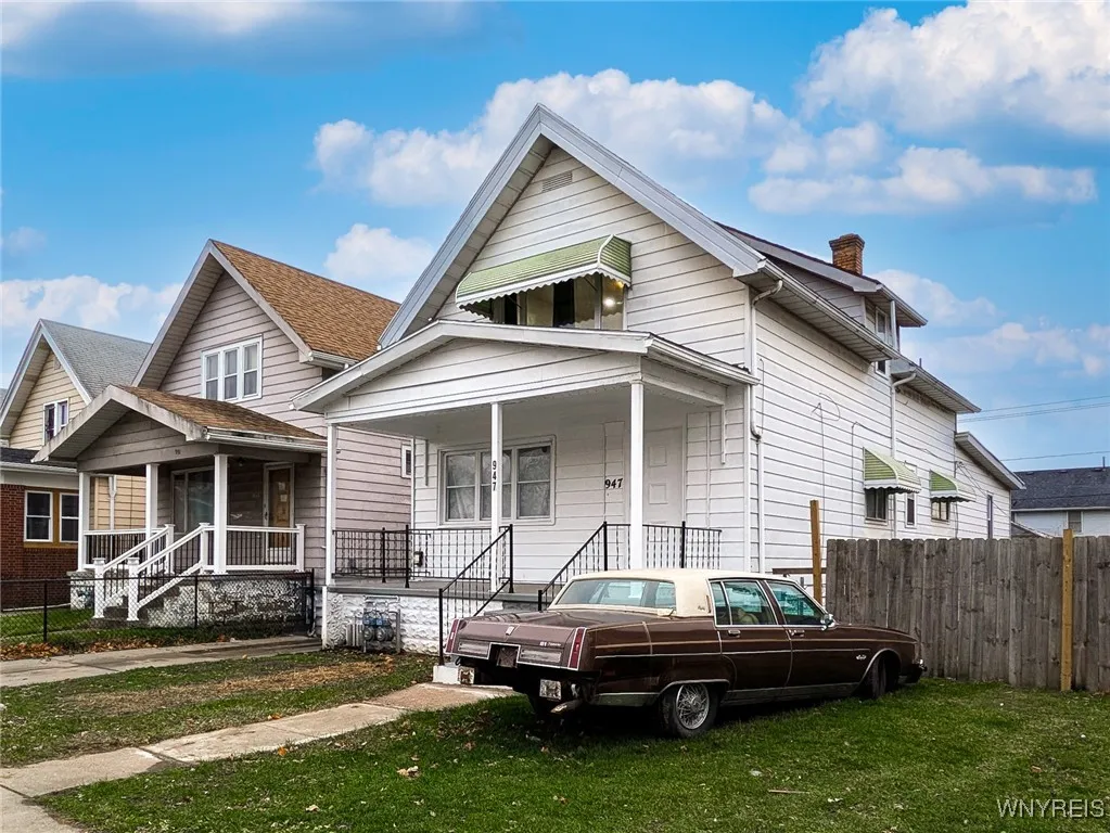 947 Walden Avenue, Buffalo, New York 14211, Buffalo, New York 14211, 5 Bedrooms Bedrooms, 10 Rooms Rooms,2 BathroomsBathrooms,Residential,Closed,947 Walden Avenue, Buffalo, New York 14211,0,B1582360