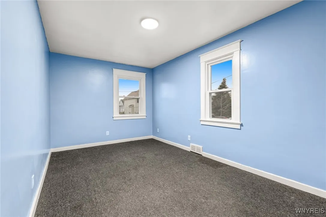 947 Walden Avenue, Buffalo, New York 14211, Buffalo, New York 14211, 5 Bedrooms Bedrooms, 10 Rooms Rooms,2 BathroomsBathrooms,Residential,Closed,947 Walden Avenue, Buffalo, New York 14211,0,B1582360