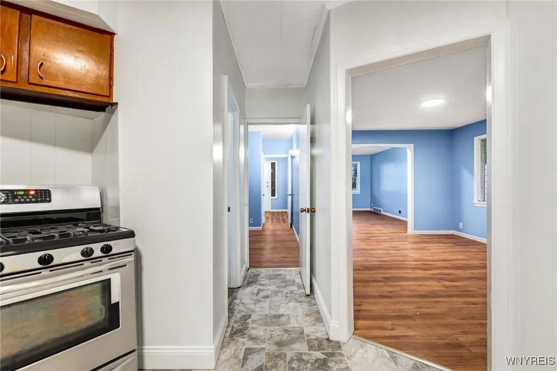 947 Walden Avenue, Buffalo, New York 14211, Buffalo, New York 14211, 5 Bedrooms Bedrooms, 10 Rooms Rooms,2 BathroomsBathrooms,Residential,Closed,947 Walden Avenue, Buffalo, New York 14211,0,B1582360