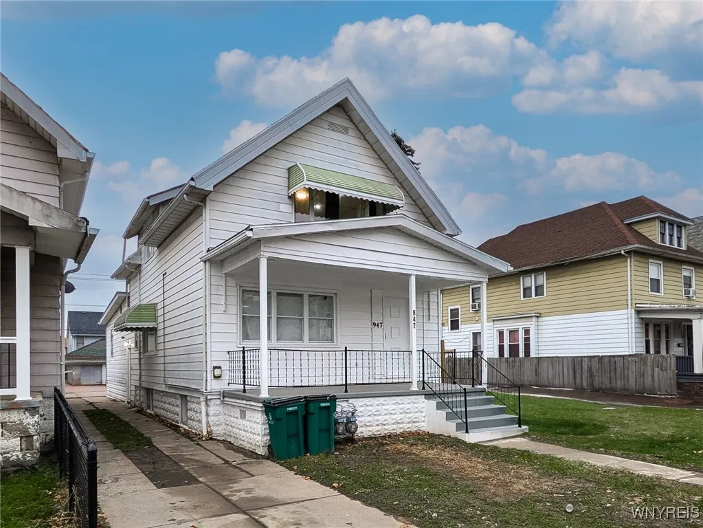947 Walden Avenue, Buffalo, New York 14211, Buffalo, New York 14211, 5 Bedrooms Bedrooms, 10 Rooms Rooms,2 BathroomsBathrooms,Residential,Closed,947 Walden Avenue, Buffalo, New York 14211,0,B1582360