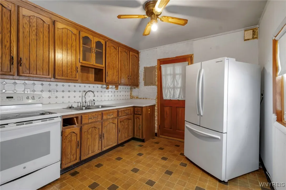 88 Elsie Lane, Grand Island, New York 14072, Grand Island, New York 14072, 3 Bedrooms Bedrooms, 9 Rooms Rooms,1 BathroomBathrooms,Residential,Closed,88 Elsie Lane, Grand Island, New York 14072,0,B1582357