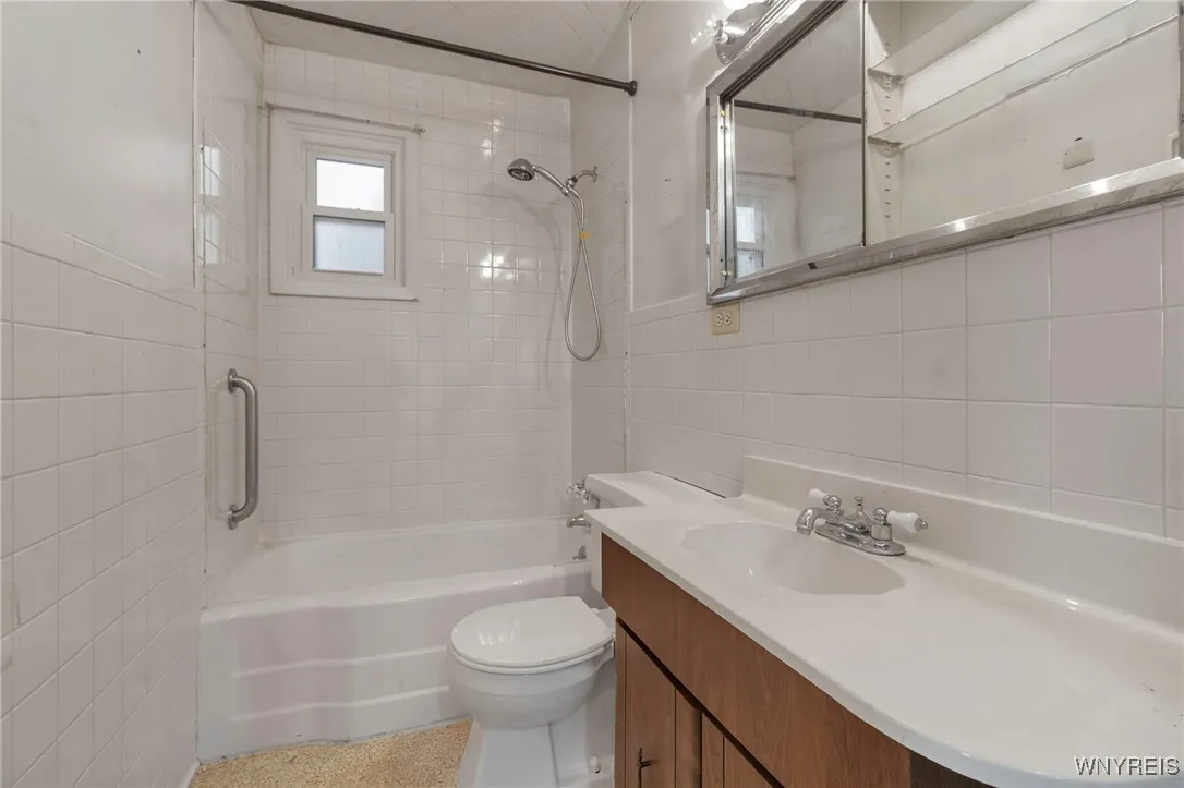 88 Elsie Lane, Grand Island, New York 14072, Grand Island, New York 14072, 3 Bedrooms Bedrooms, 9 Rooms Rooms,1 BathroomBathrooms,Residential,Closed,88 Elsie Lane, Grand Island, New York 14072,0,B1582357