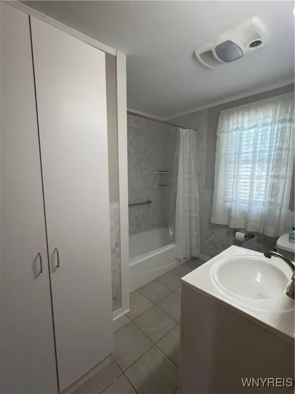104 Margaret Road, Amherst, New York 14226, Amherst, New York 14226, 3 Bedrooms Bedrooms, 8 Rooms Rooms,2 BathroomsBathrooms,Residential Lease,Closed,104 Margaret Road, Amherst, New York 14226,0,B1582479