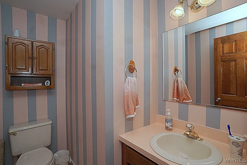321 Daniel Drive, North Tonawanda, New York 14120, North Tonawanda, New York 14120, 4 Bedrooms Bedrooms, 8 Rooms Rooms,2 BathroomsBathrooms,Residential,Closed,321 Daniel Drive, North Tonawanda, New York 14120,0,B1582490