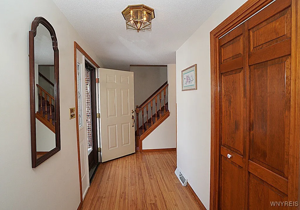321 Daniel Drive, North Tonawanda, New York 14120, North Tonawanda, New York 14120, 4 Bedrooms Bedrooms, 8 Rooms Rooms,2 BathroomsBathrooms,Residential,Closed,321 Daniel Drive, North Tonawanda, New York 14120,0,B1582490