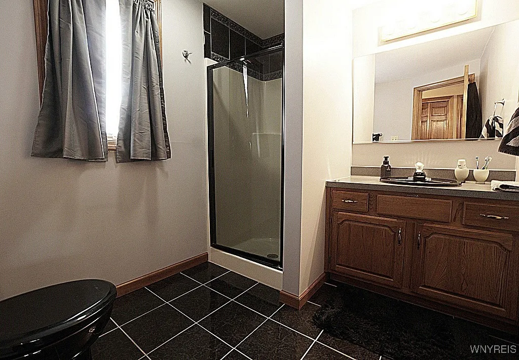 321 Daniel Drive, North Tonawanda, New York 14120, North Tonawanda, New York 14120, 4 Bedrooms Bedrooms, 8 Rooms Rooms,2 BathroomsBathrooms,Residential,Closed,321 Daniel Drive, North Tonawanda, New York 14120,0,B1582490