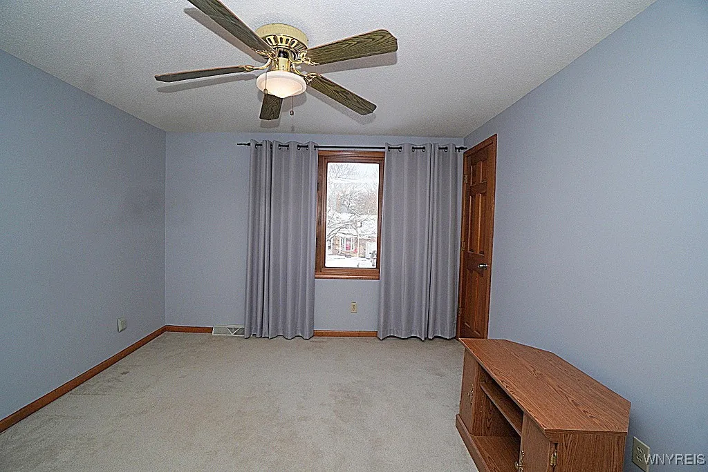 321 Daniel Drive, North Tonawanda, New York 14120, North Tonawanda, New York 14120, 4 Bedrooms Bedrooms, 8 Rooms Rooms,2 BathroomsBathrooms,Residential,Closed,321 Daniel Drive, North Tonawanda, New York 14120,0,B1582490
