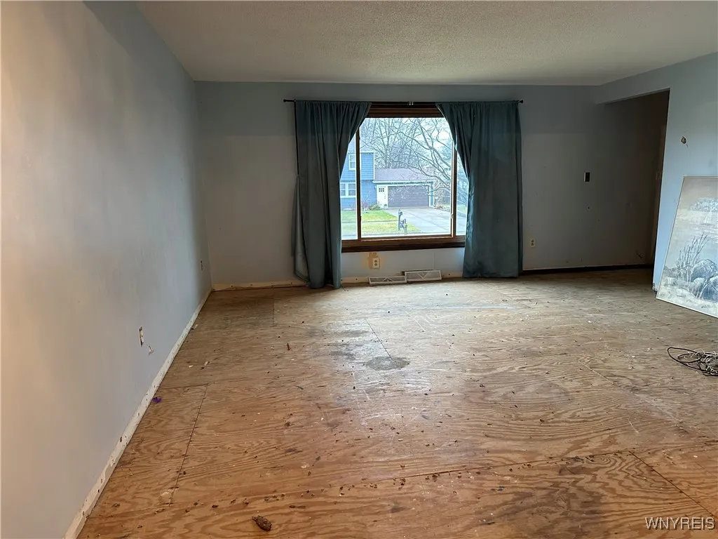 3971 Autumnway Lane, Hamburg, New York 14075, Hamburg, New York 14075, 3 Bedrooms Bedrooms, 6 Rooms Rooms,1 BathroomBathrooms,Residential,Closed,3971 Autumnway Lane, Hamburg, New York 14075,0,B1582551