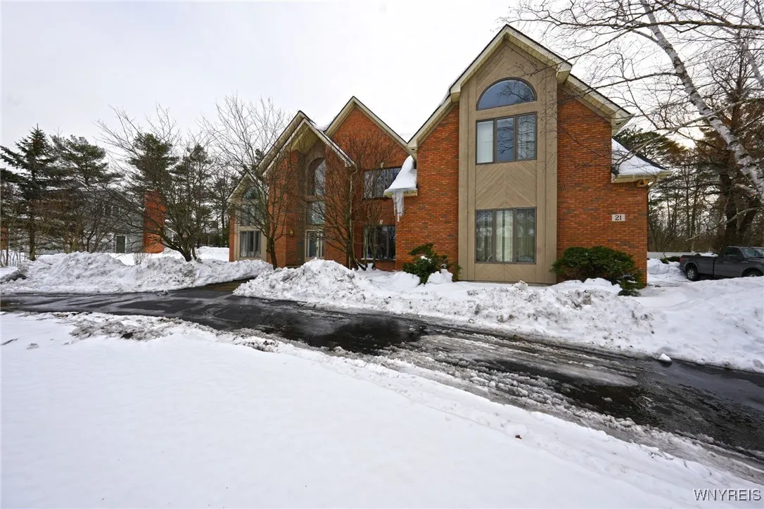 21 Lakeridge Drive, Orchard Park, New York 14127, Orchard Park, New York 14127, 3 Bedrooms Bedrooms, 12 Rooms Rooms,2 BathroomsBathrooms,Residential,Closed,21 Lakeridge Drive, Orchard Park, New York 14127,0,B1582606
