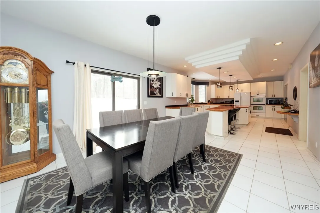 21 Lakeridge Drive, Orchard Park, New York 14127, Orchard Park, New York 14127, 3 Bedrooms Bedrooms, 12 Rooms Rooms,2 BathroomsBathrooms,Residential,Closed,21 Lakeridge Drive, Orchard Park, New York 14127,0,B1582606