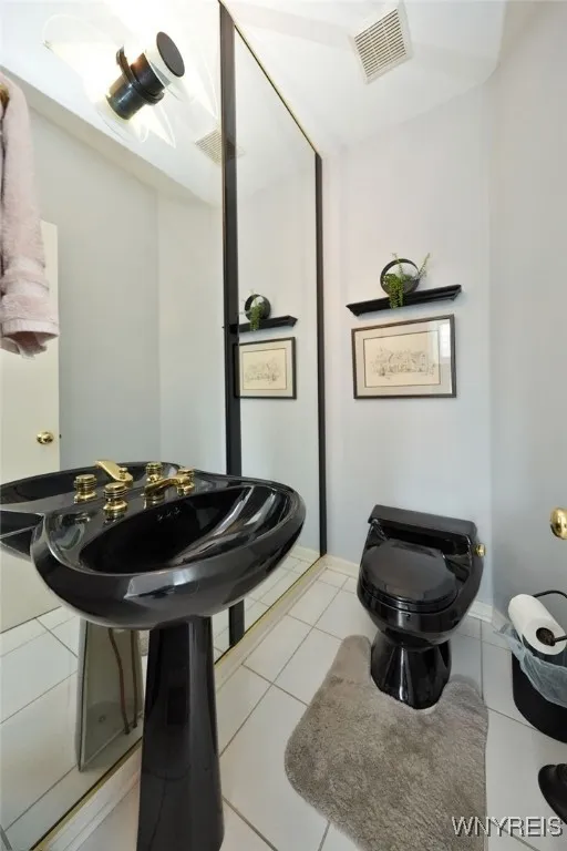 21 Lakeridge Drive, Orchard Park, New York 14127, Orchard Park, New York 14127, 3 Bedrooms Bedrooms, 12 Rooms Rooms,2 BathroomsBathrooms,Residential,Closed,21 Lakeridge Drive, Orchard Park, New York 14127,0,B1582606