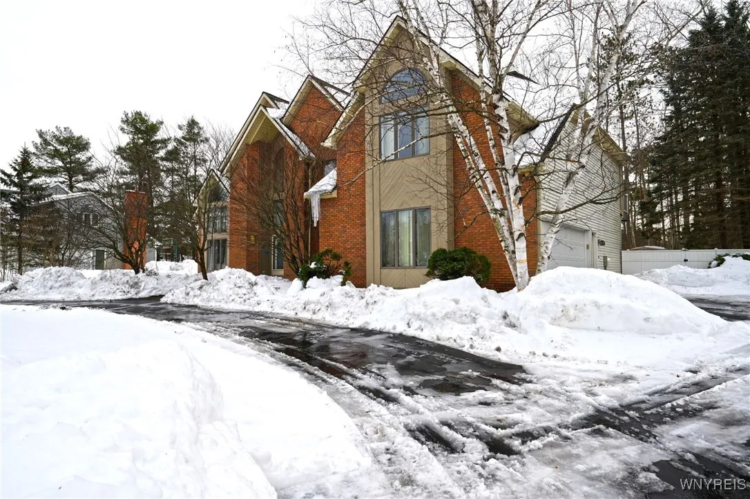 21 Lakeridge Drive, Orchard Park, New York 14127, Orchard Park, New York 14127, 3 Bedrooms Bedrooms, 12 Rooms Rooms,2 BathroomsBathrooms,Residential,Closed,21 Lakeridge Drive, Orchard Park, New York 14127,0,B1582606