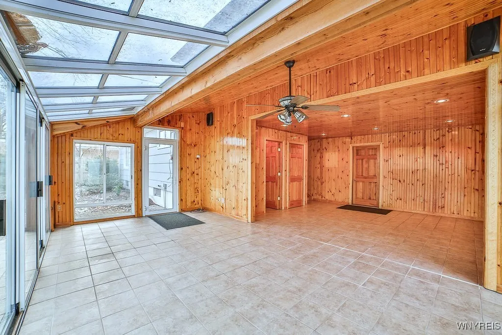 1525 Red Jacket Road, Grand Island, New York 14072, Grand Island, New York 14072, 3 Bedrooms Bedrooms, 11 Rooms Rooms,1 BathroomBathrooms,Residential,Closed,1525 Red Jacket Road, Grand Island, New York 14072,0,B1579205