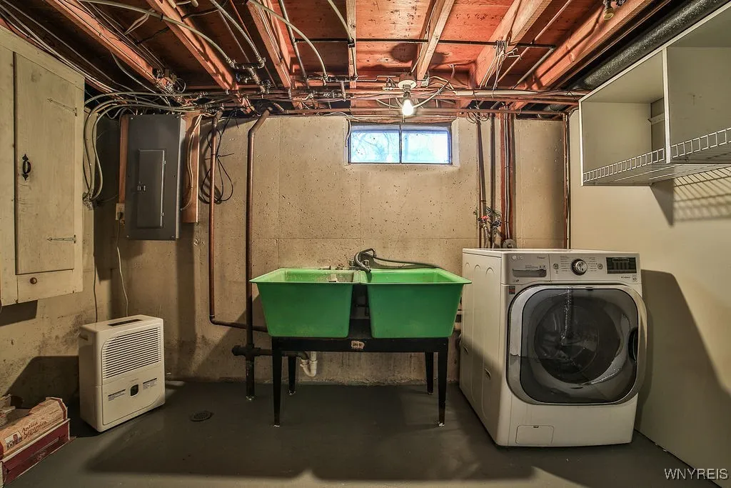1525 Red Jacket Road, Grand Island, New York 14072, Grand Island, New York 14072, 3 Bedrooms Bedrooms, 11 Rooms Rooms,1 BathroomBathrooms,Residential,Closed,1525 Red Jacket Road, Grand Island, New York 14072,0,B1579205