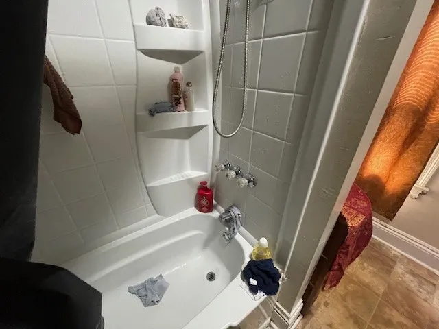 218 Wetmore Park, Rochester, New York 14606, Rochester, New York 14606, 5 Bedrooms Bedrooms, 7 Rooms Rooms,1 BathroomBathrooms,Residential,Closed,218 Wetmore Park, Rochester, New York 14606,0,R1582825