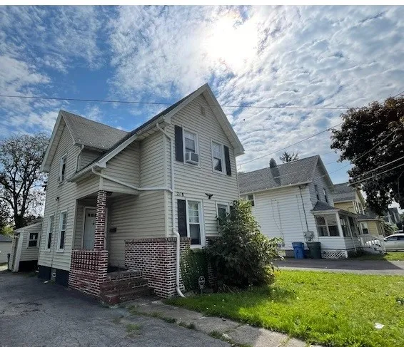 218 Wetmore Park, Rochester, New York 14606, Rochester, New York 14606, 5 Bedrooms Bedrooms, 7 Rooms Rooms,1 BathroomBathrooms,Residential,Closed,218 Wetmore Park, Rochester, New York 14606,0,R1582825