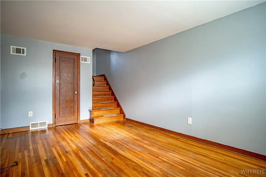 LEFT SIDE LIVING ROOM