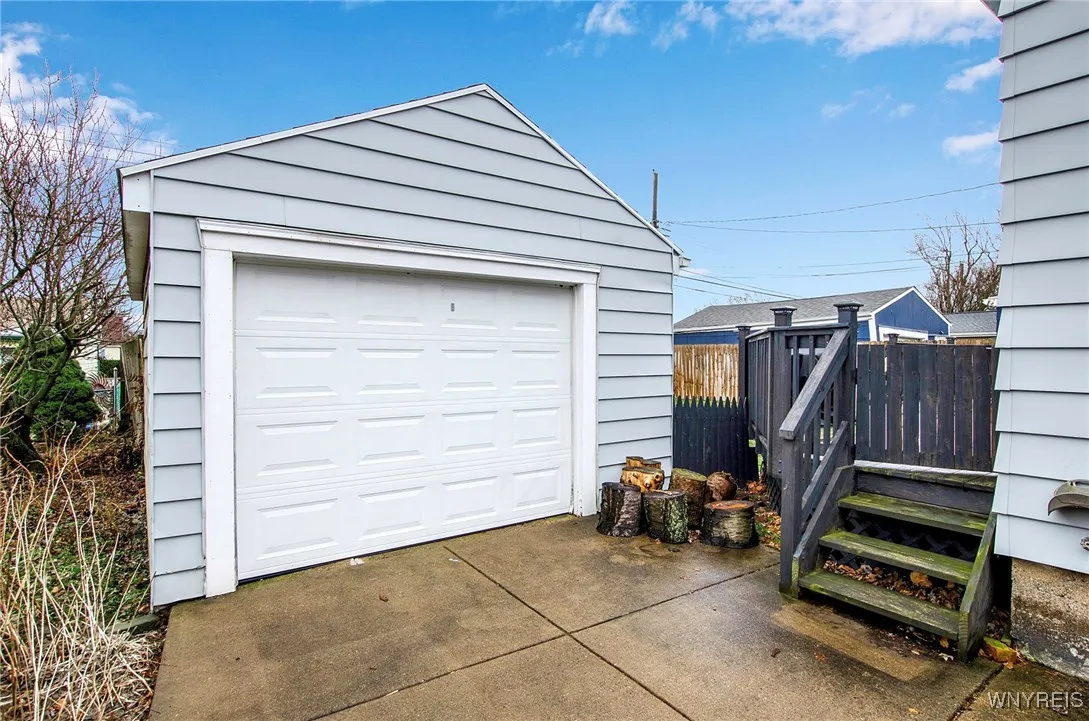 1733 Parker Boulevard Boulevard, Tonawanda-town, N, Tonawanda, New York 14150, 3 Bedrooms Bedrooms, 6 Rooms Rooms,1 BathroomBathrooms,Residential,Closed,1733 Parker Boulevard Boulevard, Tonawanda-town, N,0,B1582248