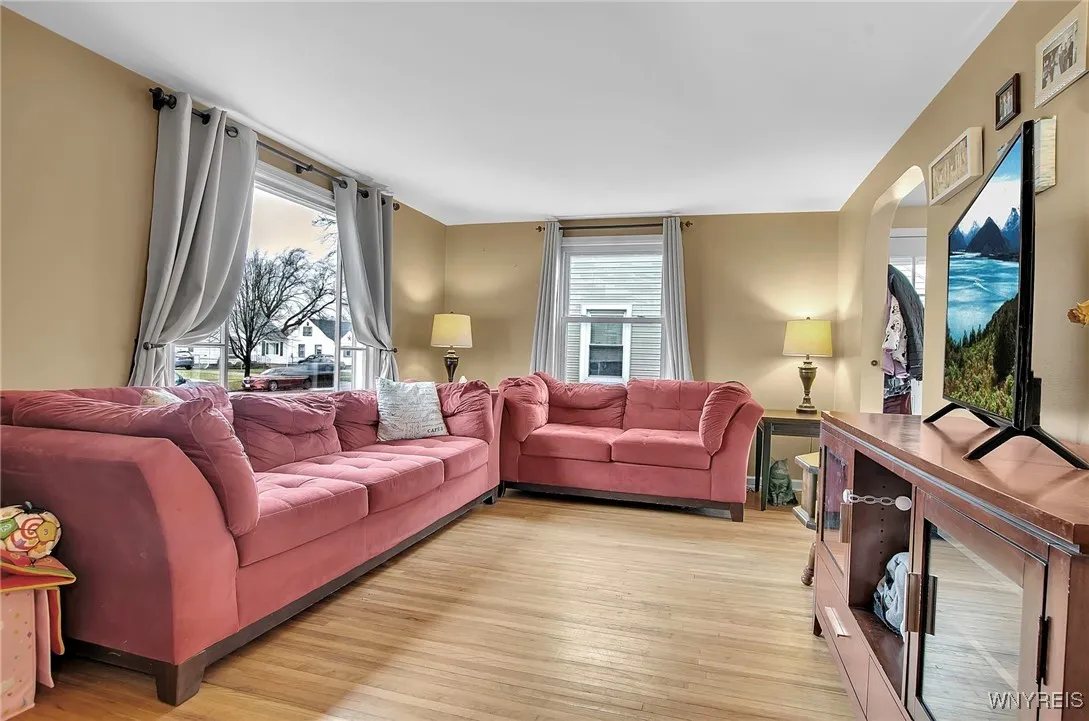 1733 Parker Boulevard Boulevard, Tonawanda-town, N, Tonawanda, New York 14150, 3 Bedrooms Bedrooms, 6 Rooms Rooms,1 BathroomBathrooms,Residential,Closed,1733 Parker Boulevard Boulevard, Tonawanda-town, N,0,B1582248