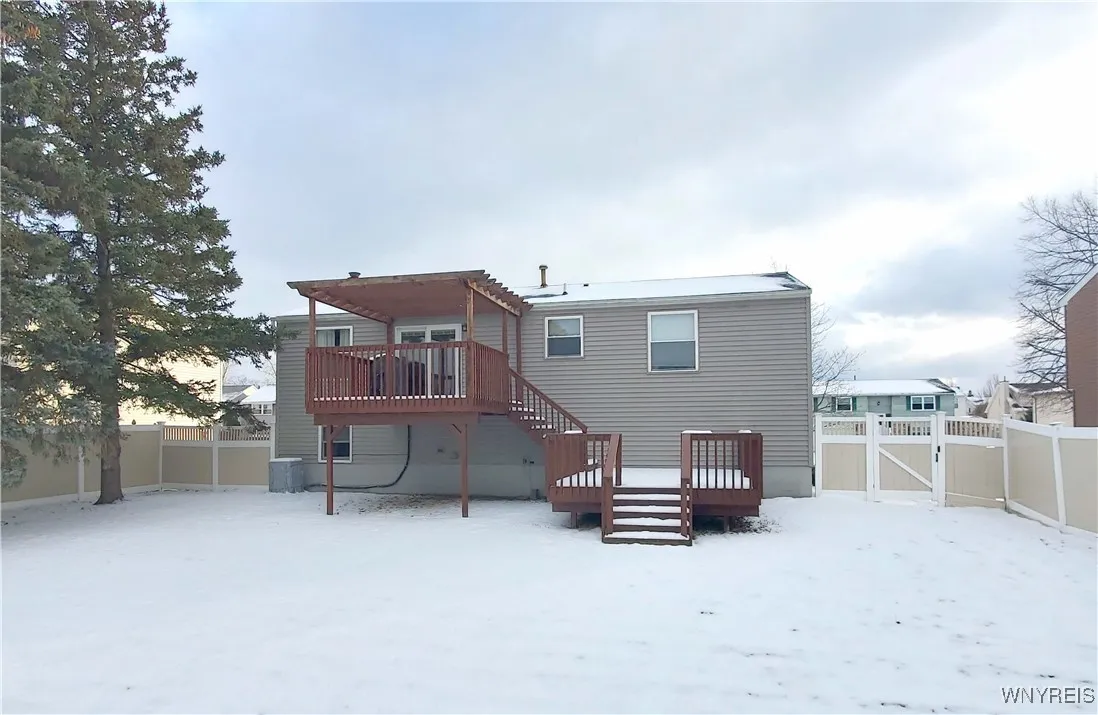 264 Oakbrook Drive, West Seneca, New York 14224, West Seneca, New York 14224, 3 Bedrooms Bedrooms, 8 Rooms Rooms,1 BathroomBathrooms,Residential,Closed,264 Oakbrook Drive, West Seneca, New York 14224,0,B1583003