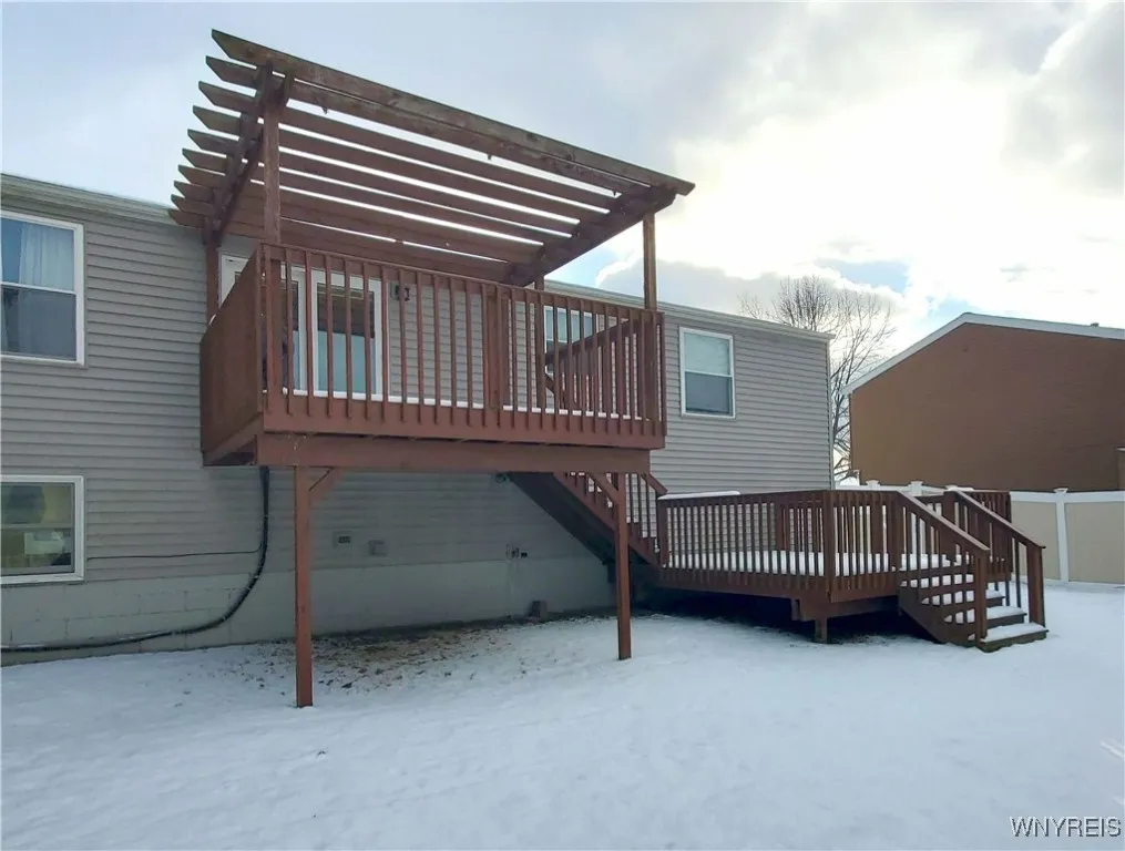 264 Oakbrook Drive, West Seneca, New York 14224, West Seneca, New York 14224, 3 Bedrooms Bedrooms, 8 Rooms Rooms,1 BathroomBathrooms,Residential,Closed,264 Oakbrook Drive, West Seneca, New York 14224,0,B1583003