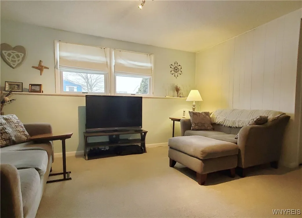 264 Oakbrook Drive, West Seneca, New York 14224, West Seneca, New York 14224, 3 Bedrooms Bedrooms, 8 Rooms Rooms,1 BathroomBathrooms,Residential,Closed,264 Oakbrook Drive, West Seneca, New York 14224,0,B1583003