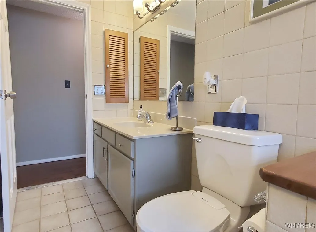 264 Oakbrook Drive, West Seneca, New York 14224, West Seneca, New York 14224, 3 Bedrooms Bedrooms, 8 Rooms Rooms,1 BathroomBathrooms,Residential,Closed,264 Oakbrook Drive, West Seneca, New York 14224,0,B1583003