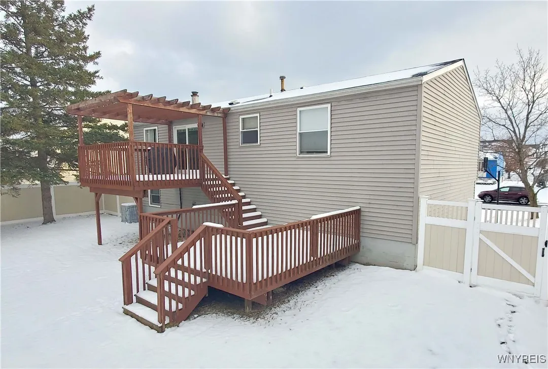264 Oakbrook Drive, West Seneca, New York 14224, West Seneca, New York 14224, 3 Bedrooms Bedrooms, 8 Rooms Rooms,1 BathroomBathrooms,Residential,Closed,264 Oakbrook Drive, West Seneca, New York 14224,0,B1583003