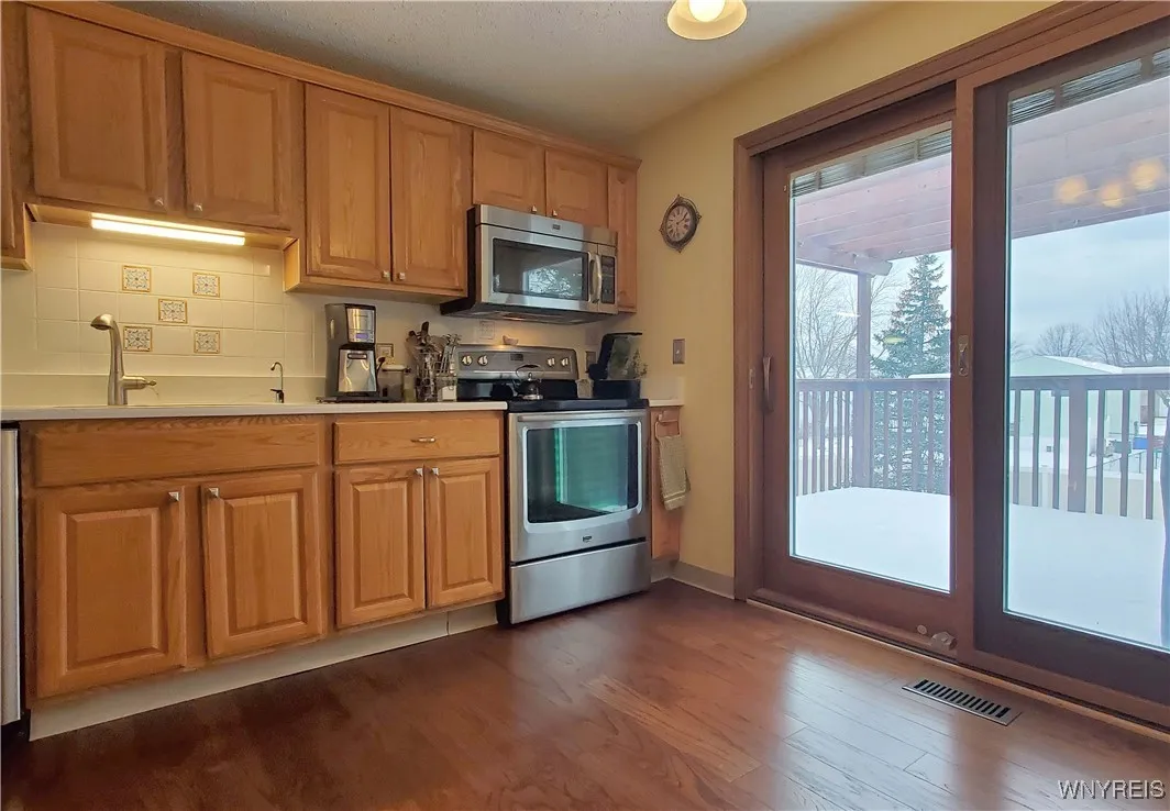 264 Oakbrook Drive, West Seneca, New York 14224, West Seneca, New York 14224, 3 Bedrooms Bedrooms, 8 Rooms Rooms,1 BathroomBathrooms,Residential,Closed,264 Oakbrook Drive, West Seneca, New York 14224,0,B1583003
