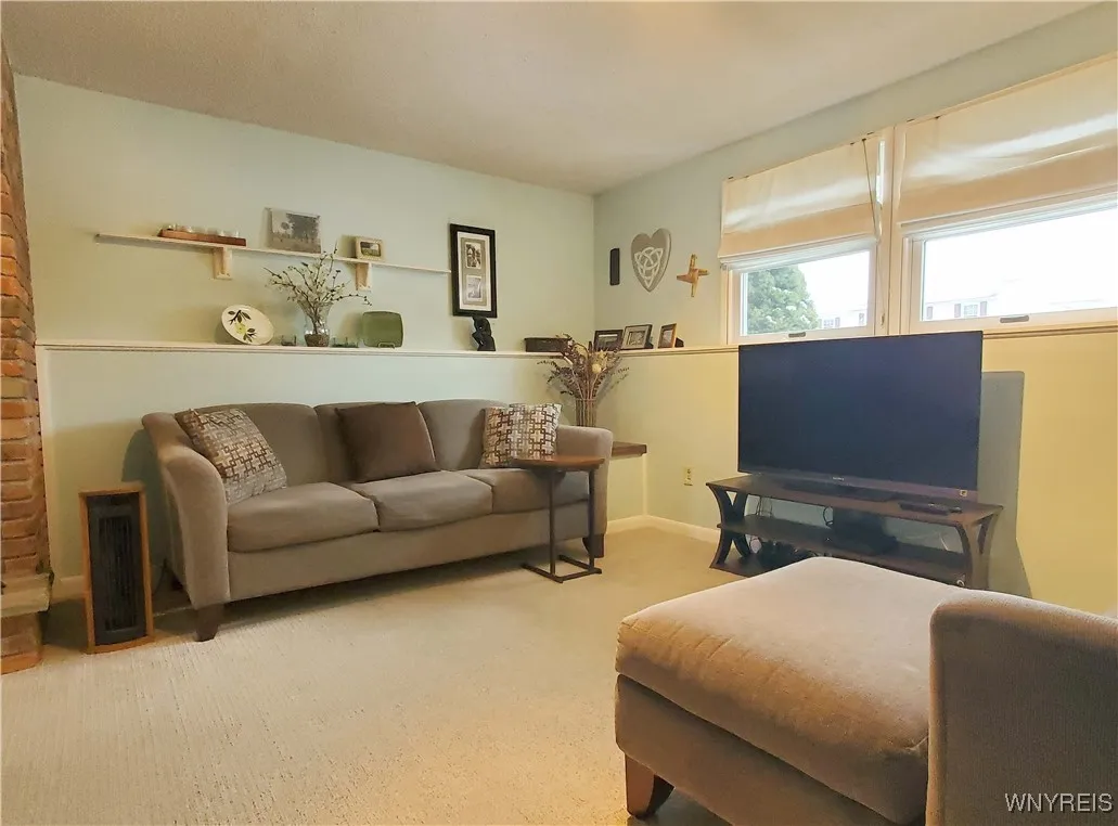 264 Oakbrook Drive, West Seneca, New York 14224, West Seneca, New York 14224, 3 Bedrooms Bedrooms, 8 Rooms Rooms,1 BathroomBathrooms,Residential,Closed,264 Oakbrook Drive, West Seneca, New York 14224,0,B1583003