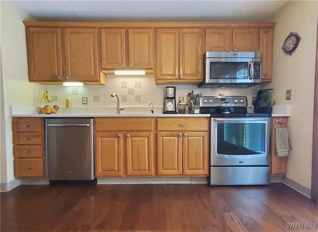 264 Oakbrook Drive, West Seneca, New York 14224, West Seneca, New York 14224, 3 Bedrooms Bedrooms, 8 Rooms Rooms,1 BathroomBathrooms,Residential,Closed,264 Oakbrook Drive, West Seneca, New York 14224,0,B1583003