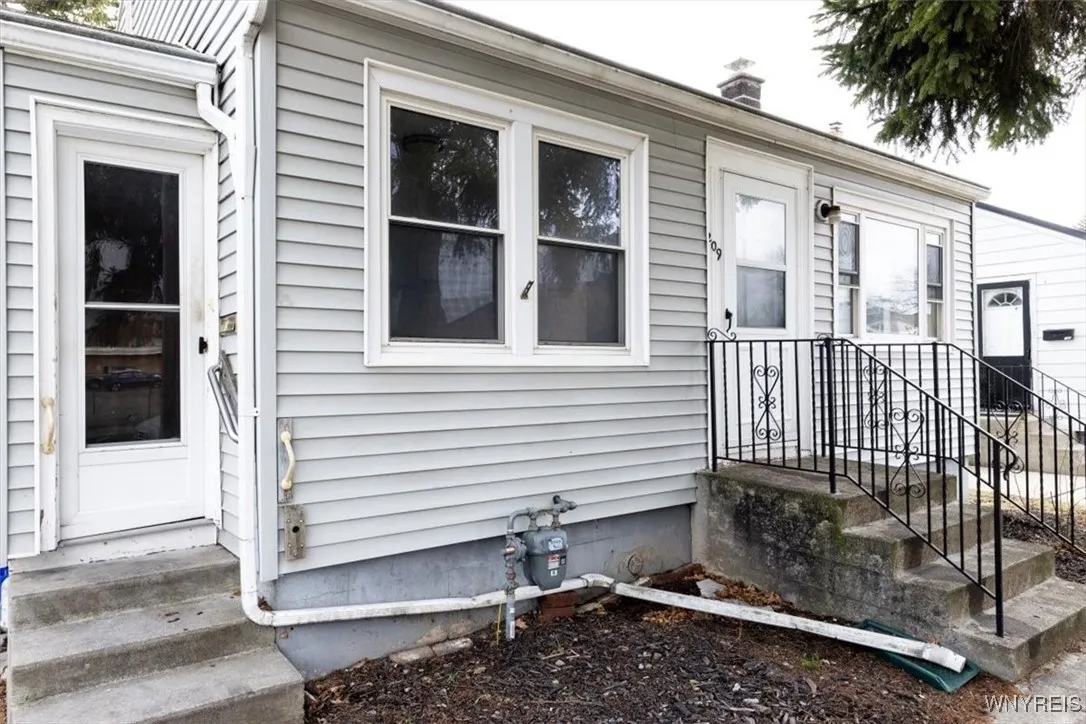 209 Saint Lawrence Avenue, Buffalo, New York 14216, Buffalo, New York 14216, 2 Bedrooms Bedrooms, 4 Rooms Rooms,1 BathroomBathrooms,Residential,Closed,209 Saint Lawrence Avenue, Buffalo, New York 14216,0,B1582255