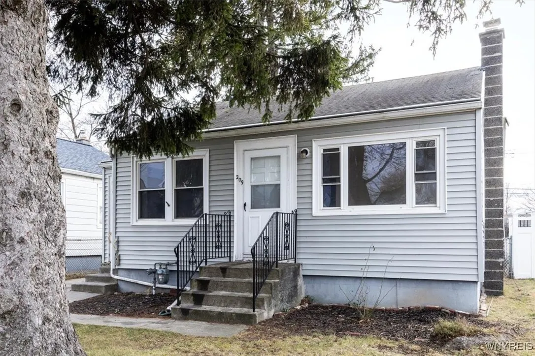 209 Saint Lawrence Avenue, Buffalo, New York 14216, Buffalo, New York 14216, 2 Bedrooms Bedrooms, 4 Rooms Rooms,1 BathroomBathrooms,Residential,Closed,209 Saint Lawrence Avenue, Buffalo, New York 14216,0,B1582255