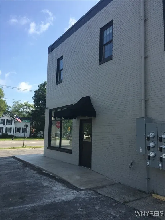 10885 Main Street, Clarence, New York 14031, Clarence, New York 14031, 2 Bedrooms Bedrooms, 8 Rooms Rooms,1 BathroomBathrooms,Residential Lease,Closed,10885 Main Street, Clarence, New York 14031,0,B1583328